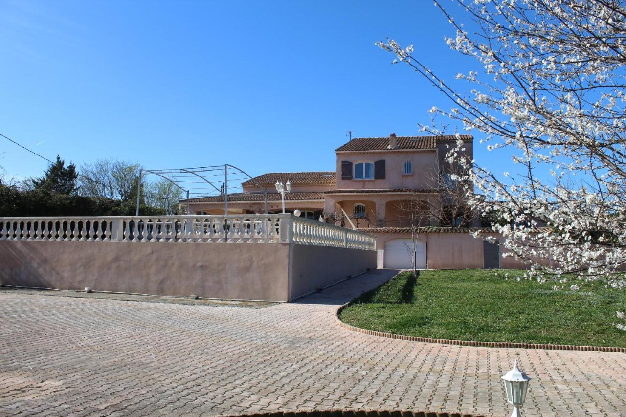 La Villa Des Ames Liees Draguignan Bagian luar foto