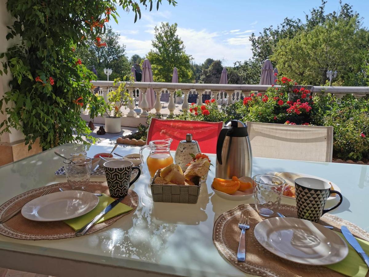 La Villa Des Ames Liees Draguignan Bagian luar foto