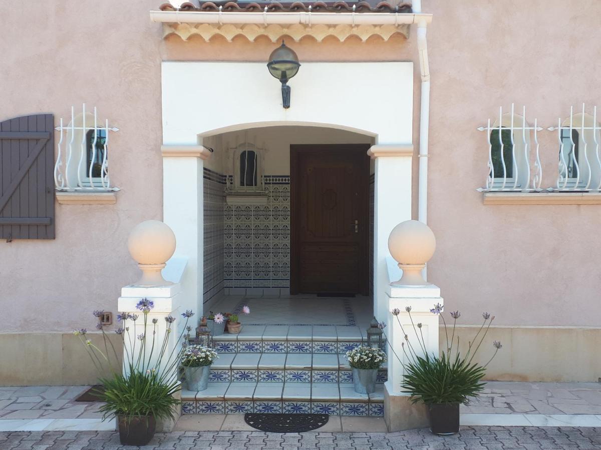 La Villa Des Ames Liees Draguignan Bagian luar foto