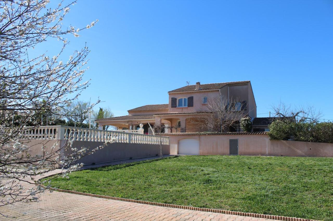 La Villa Des Ames Liees Draguignan Bagian luar foto